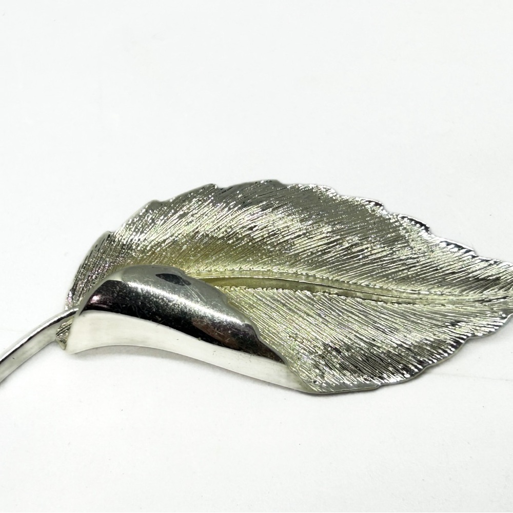 Allison Reed Curling Silvertone Leaf Pin Brooch